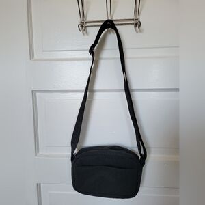 BAGGU camera crossbody bag